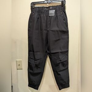 Eddie Bauer Women's Black Cargo Pants Size 8